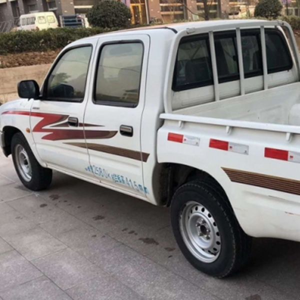 TOYOTA Hilux 2008 Used Diesel Pickup Trucks 70000km Mileage With 5 Seats