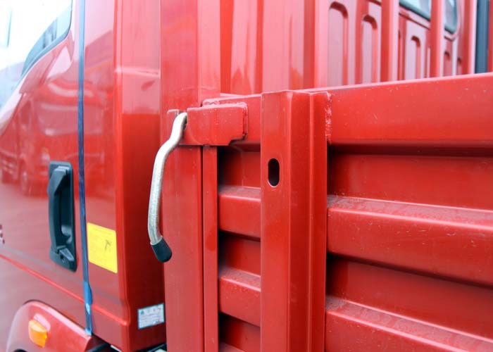 SINOTRUK HOWO 8 тонн тележек светлой обязанности LHD 4X2 116HP ZZ1087D3614C180