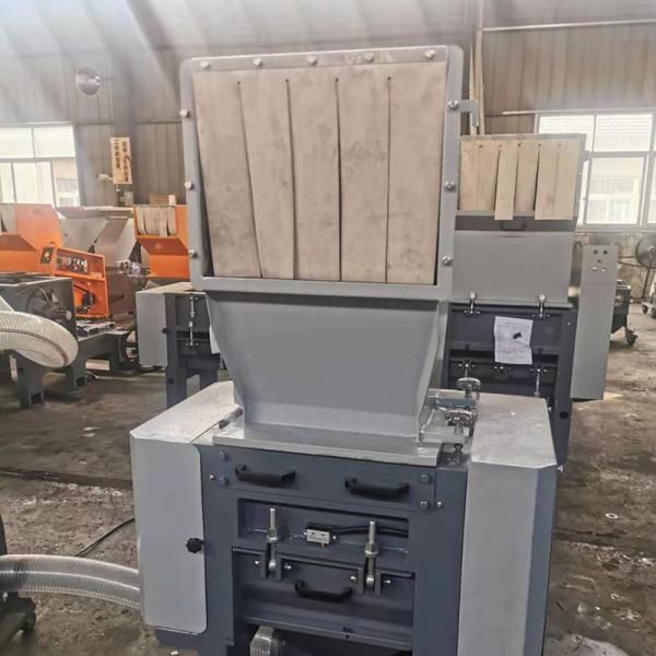 Claw Shaped Blade Waste Plastic Crushing Machine LDF C 600 22kw Power 200-280kg/H