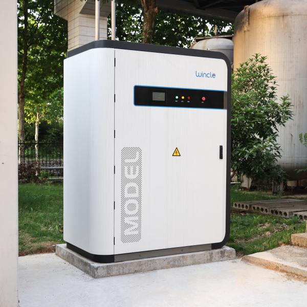 229kwh refroidissement à l'air Armoire à batterie LiFePO4 pour tension de réseau 380V Efficacité énergétique 95% IP55