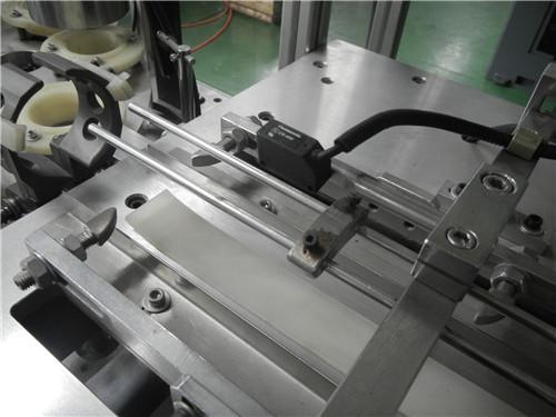 Copo de papel automático do CE da selagem do ar quente que forma a máquina para a bebida fria