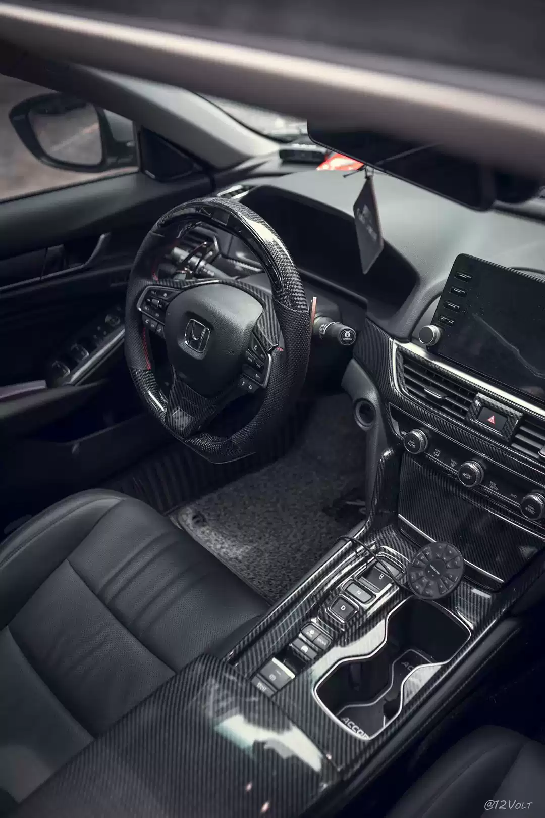 Get the Best Performance with Our Carbon Fiber Steering Wheel LED Racing Marquee