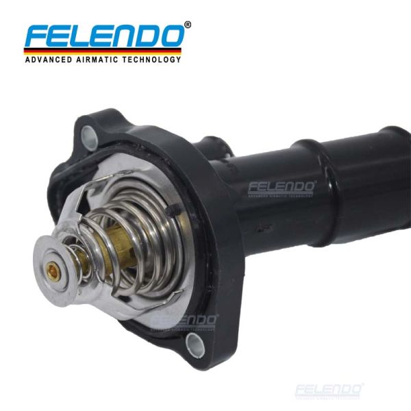 Black Coolant Thermostat For Land Rover LR2 / FREELANDER 2 2008 LR027158