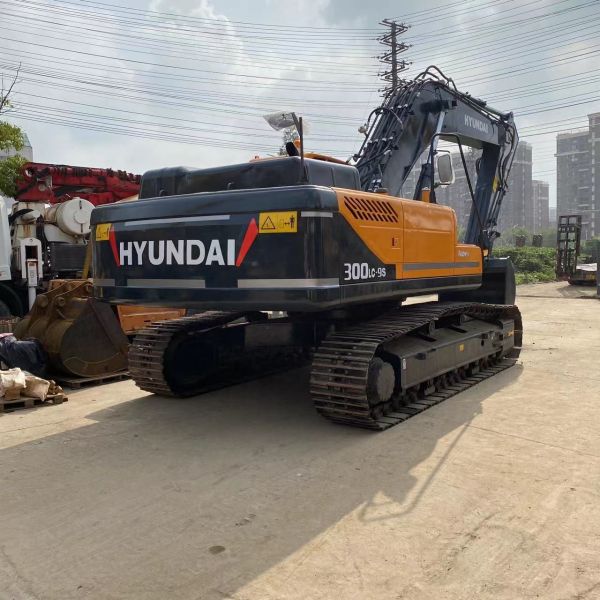 Second Hand Crawler Excavator 300lc-9 from Korea Good Condition and Diesel Engine