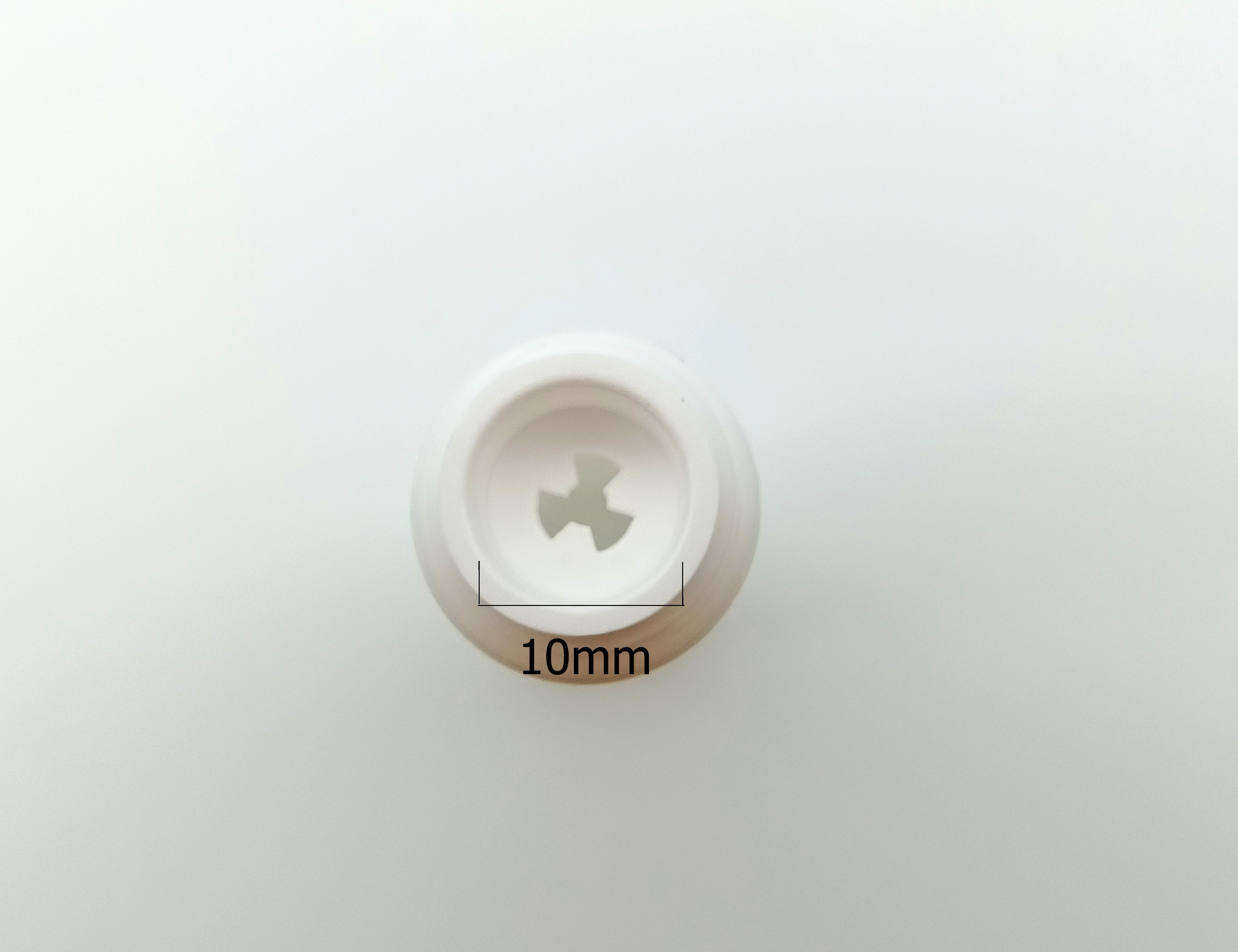 D19mm Empty Cosmetic Serum Squeeze Soft Tube with Metal Applicator 15g PE Eye Cream Tube