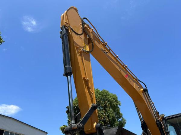 優れた状態の、中古Sany SY215C油圧クローラーショベル