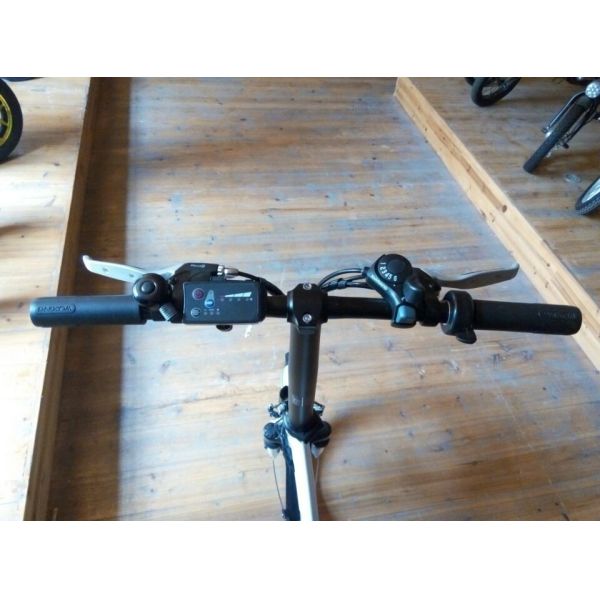 25km/h Electric Folding Bike 20 Inch Wheels , Ladies Fold Up Electric Bike With Shimano Derailleur