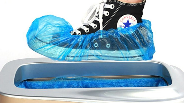 Blue Disposable Shoe Cover , Anti Slip PE CPE Waterproof Shoe Covers