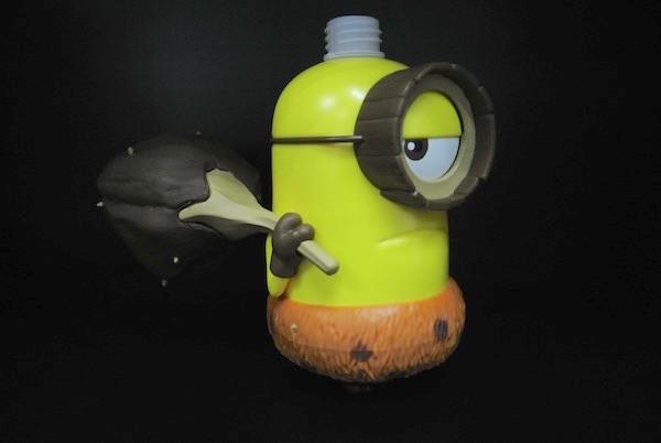 Hawail Style Minions Cartoon Shampoo Bottle With Cute Weapon Yellow / Brown Color