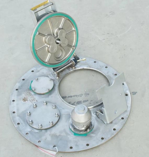 Stainless Steel Manhole Cover for Fuel Tanker Trailer Design Tempreture -20° - 70° Flow Rate