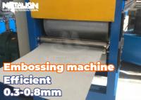 Máquina de grabado de textura de corteza de alimentación de hoja única con molde personalizable y sistema de alimentación de rodillos de alta precisión