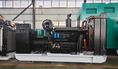 240 V/415 V Voltage et sortie de puissance de 5 kVA à 3000 kVA Équipé d'un dispositif de surveillance
