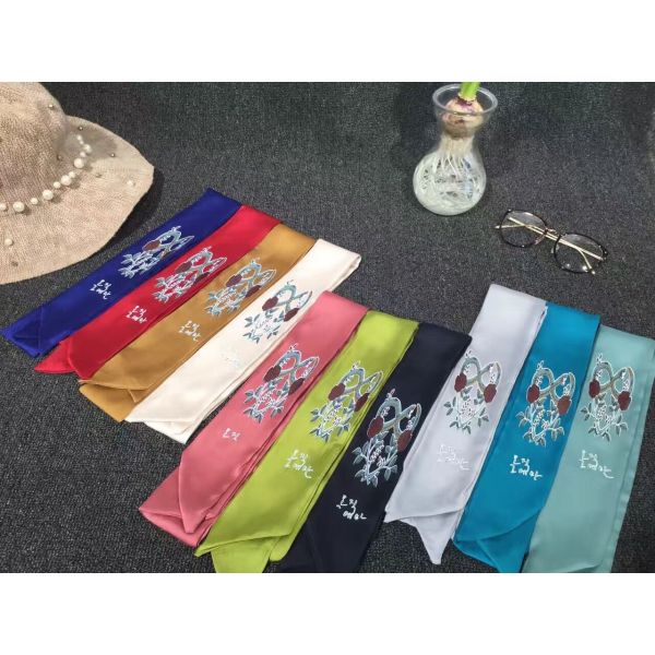 2017 little neck Imitated Silk satin fabric fashion office ladies uniform tie print ribbon scarf 6*120cm 10g