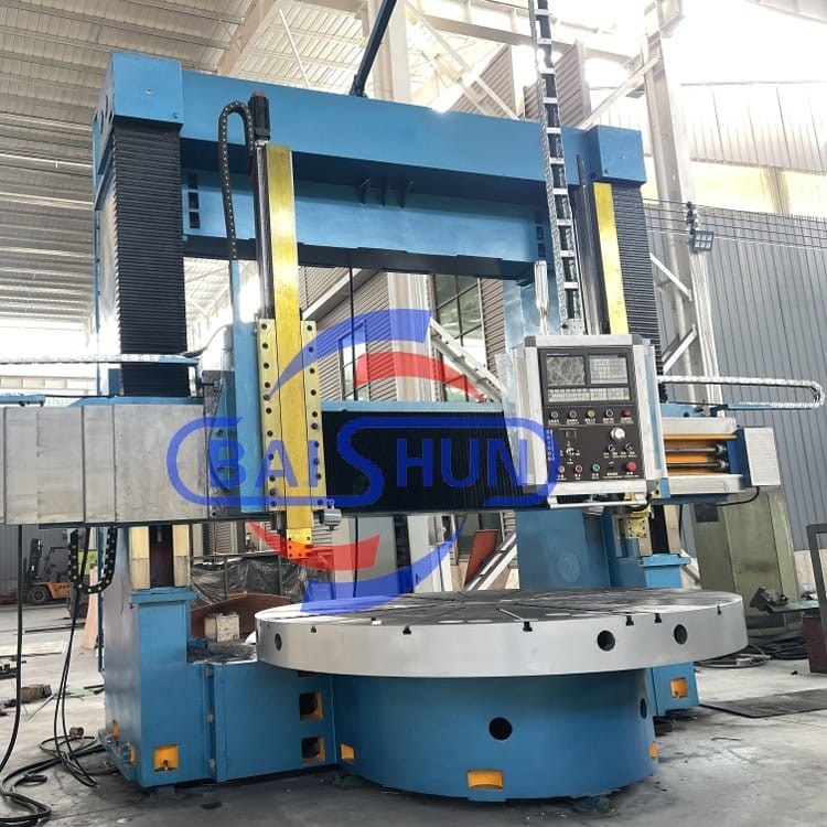 Двойная колонна вертикальная CNC металлическая станка с переменной скоростью станка