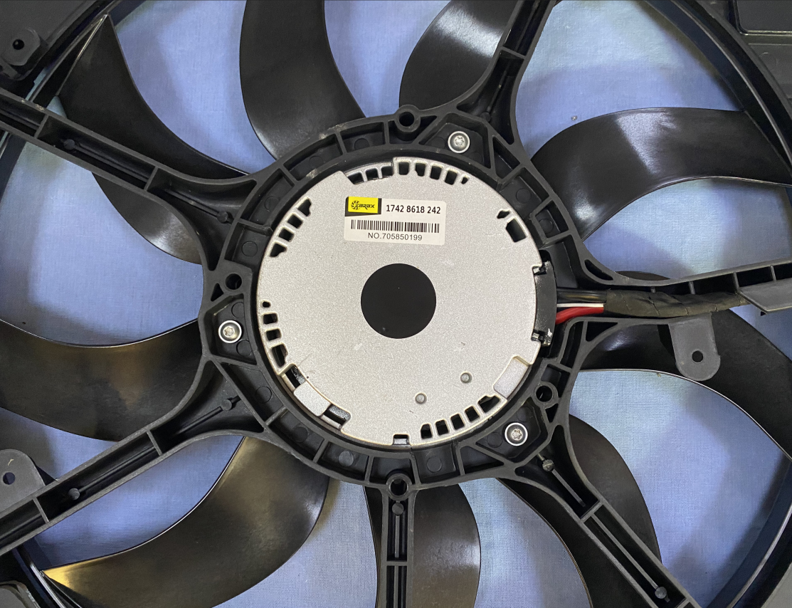 1742 8618 242  E70 BMW Radiator Fan Electrical Auto Parts