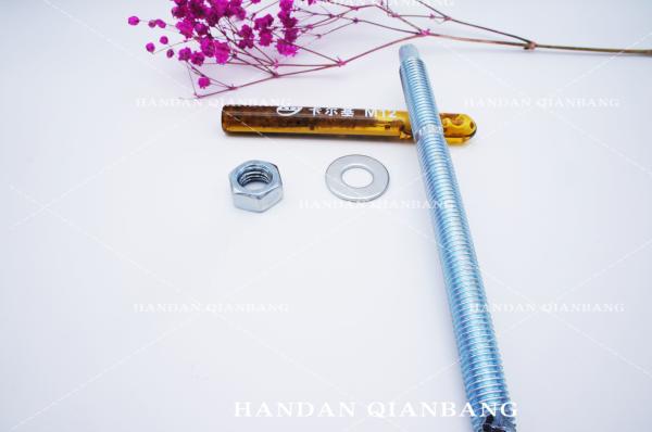 Different Models Of Carbon Steel Wedge Anchor With Silvery Zinc Plated