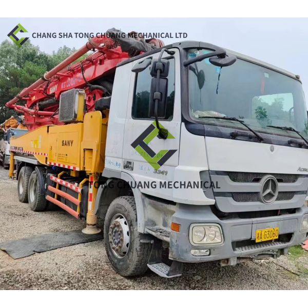 In 2011 Sany Mercedes Benz Chassis 43 Meter Concrete Pump Truck 5 Cylinders 5 Masts
