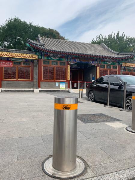 Space Saving Stainless Steel Removable Bollards With Cylinder Intercept Height Of 600mm