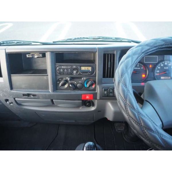 Isuzu Elf Truck 2 Ton Wide Long Low Floor MT Load Size 430/207/38 ETC Aluminum Block Hill Start Assist Leveler Rearview Camera1Spare Tire 2Ton Base 2Ton Car Mission Manual MT Mounting Flat Car 6 Speed
