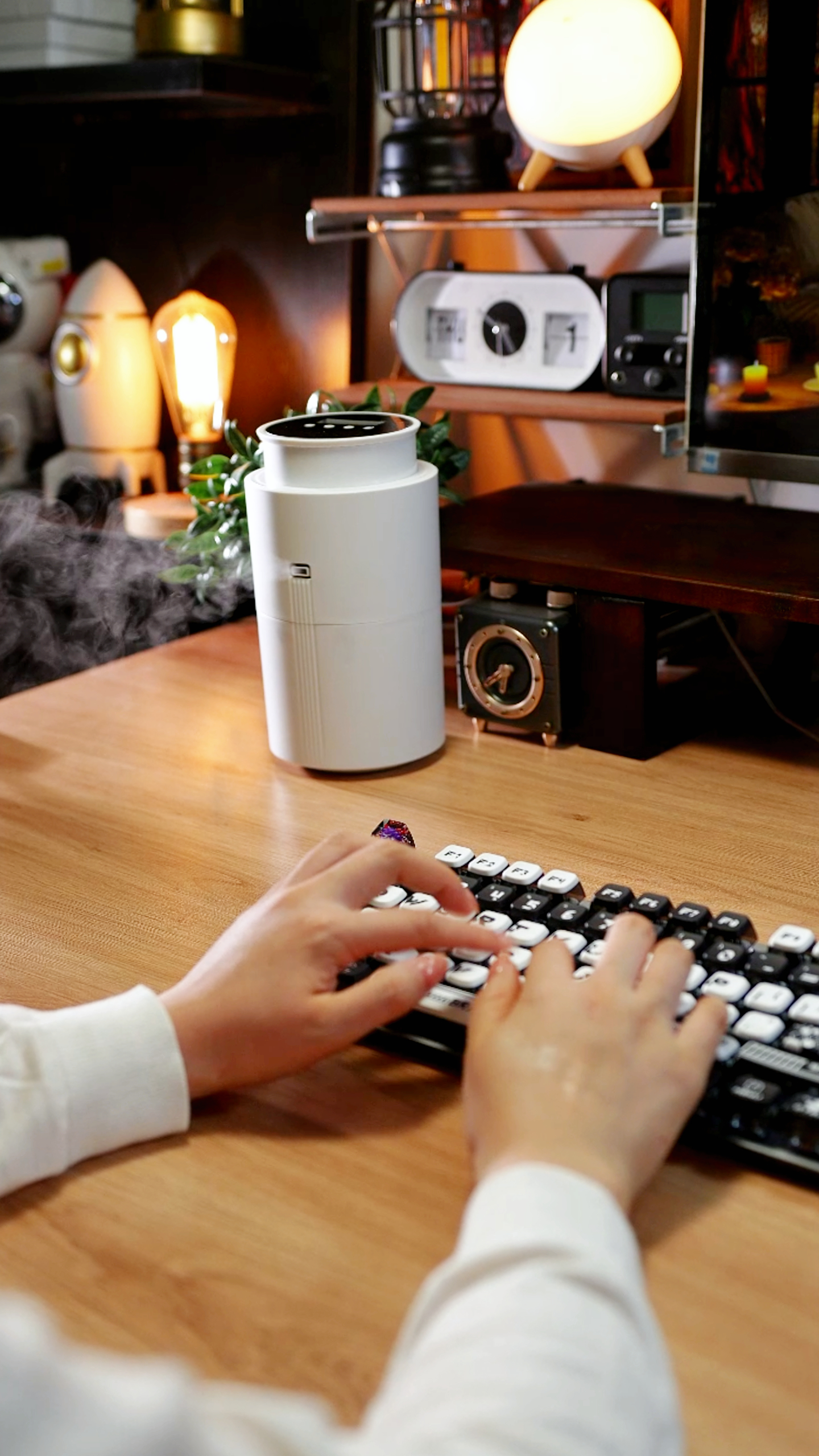 10W Commercial Aroma Diffuser with 400ml Oil Bottle 500m³ Coverage and <38dB Ultra-Quiet Operation for Hotels