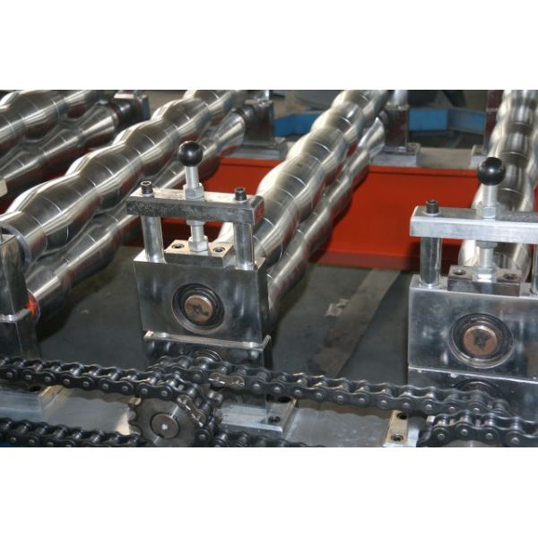 FX1000 Corrugated Iron Roofing Sheet Making Machine 2 - 5m/Min Speed For Steel Roofing