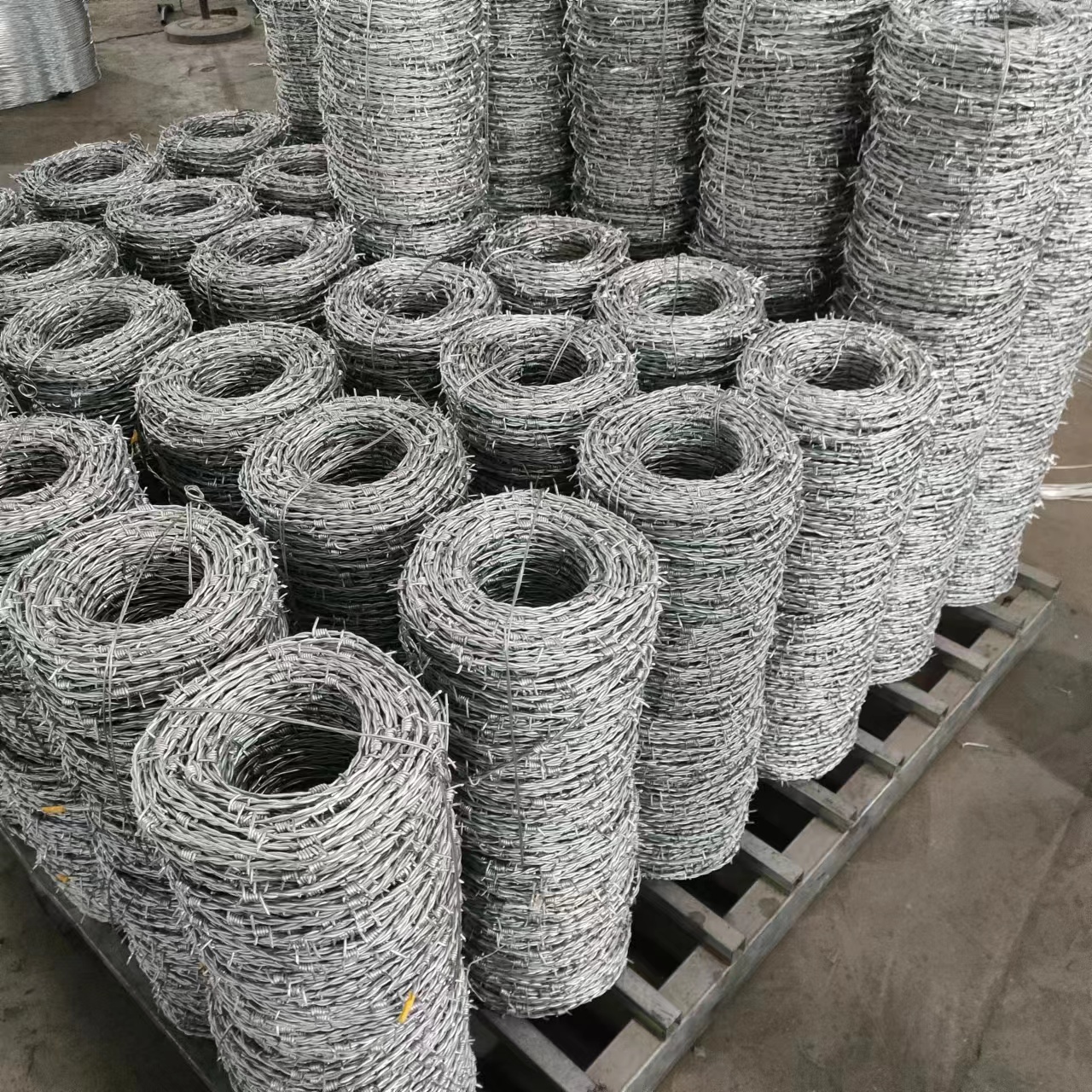 2.5mm Galvanized Anti Climb Barbed Razor Wire for Protective Construction