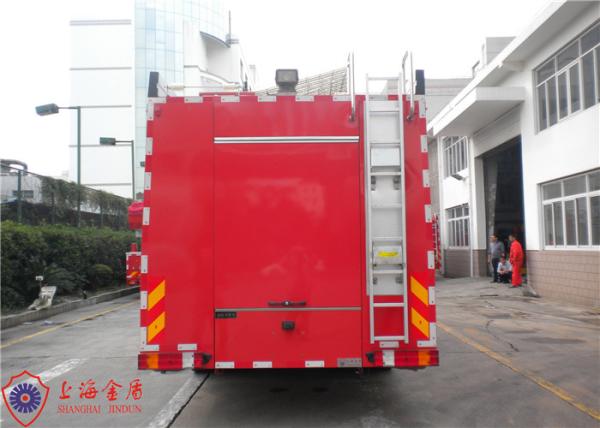 Mercedes Chassis Foam Firefighting Vehicle 6X4 Drive Six Seats with 90L/s Flow Pump