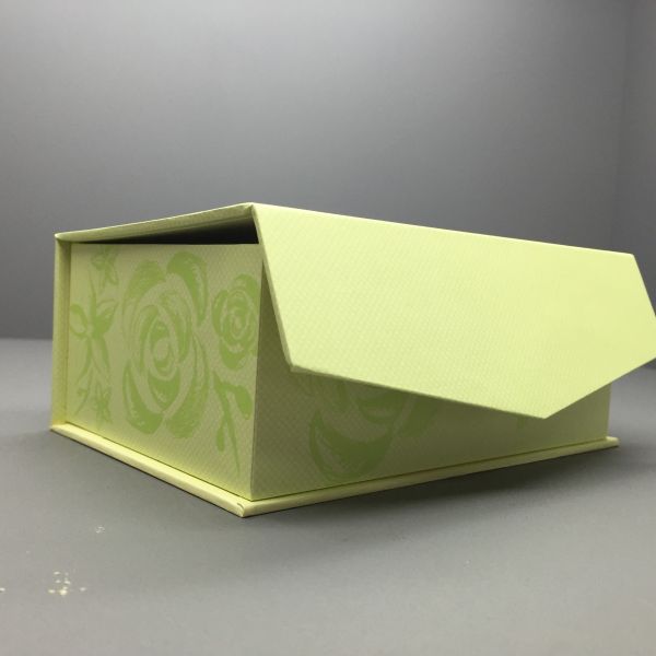 Automatización completa 350g de empaquetado de reciclaje por encargo con la caja de papel para el regalo