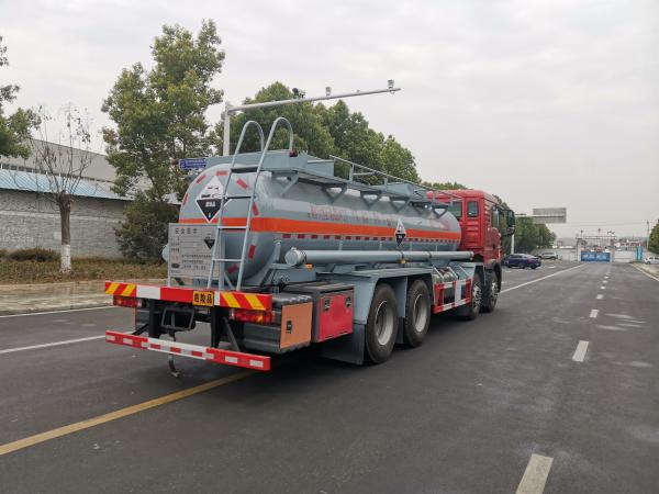 Speed 11 CBM 8x4 Sinotruk HOWO Cargo Truck For Corrosive Goods Transportation