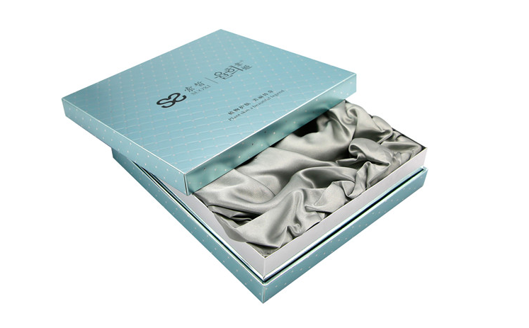 2 Piece Rigid Cardboard Box For Cosmetic Set Gold Hot Stamping Foiled