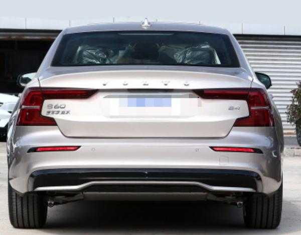 ボルボS60 2023 B4 Zhiyuan Haohua版4ドア5の座席大広間Gasoline+48v中型SUV