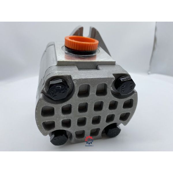 Excavator EX220-5 ZAX450-3 Gear Pump 4276918  9218005