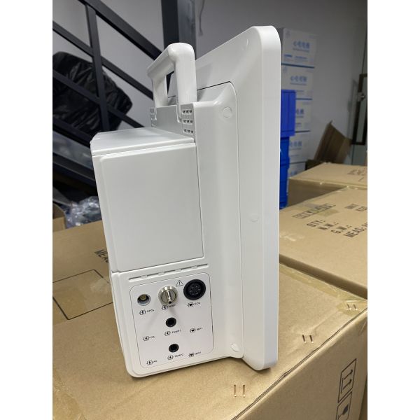 15 Inch Portable Multi Parameter Patient Monitor with Optional 2 IBP 1 Year Warranty and 2 Years Shelf Life