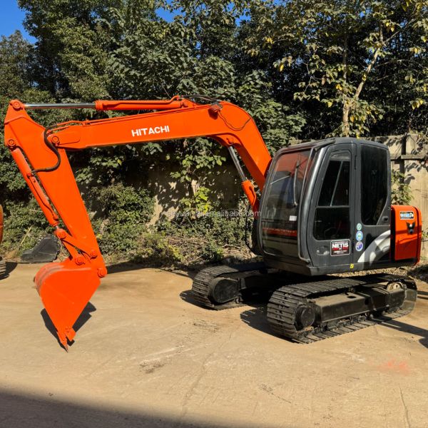 Excavateur HITACHI ZX70 de 7 tonnes d'occasion avec peu de temps de travail et en bon état