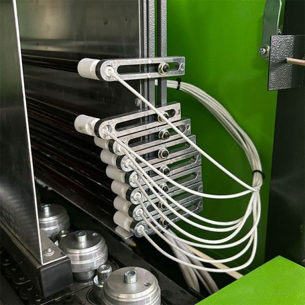 Semi Automatic PET Bottle Blow Moulding Machine with 80KG Clamping Force and 1600*610*1580mm Dimension for HDPE Bottle Making
