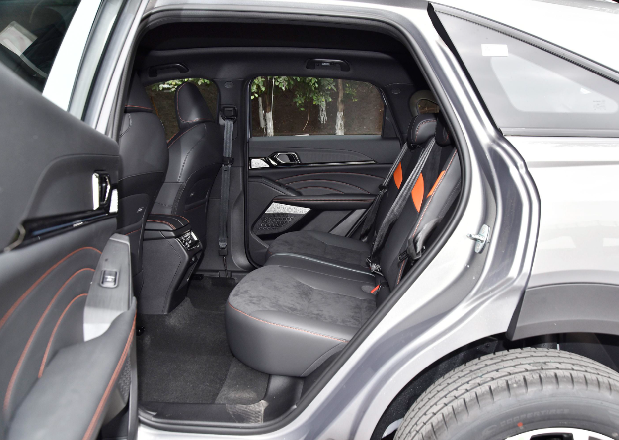 Бензиновый 5-дверный 5-местный внедорожник Haval XY 2023 2.0T 4WD Версия