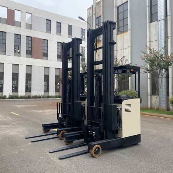 3000kg CQDE30 48V 3T Electric Reach Forklift Truck Seat Type Triplex 3-6m Mast