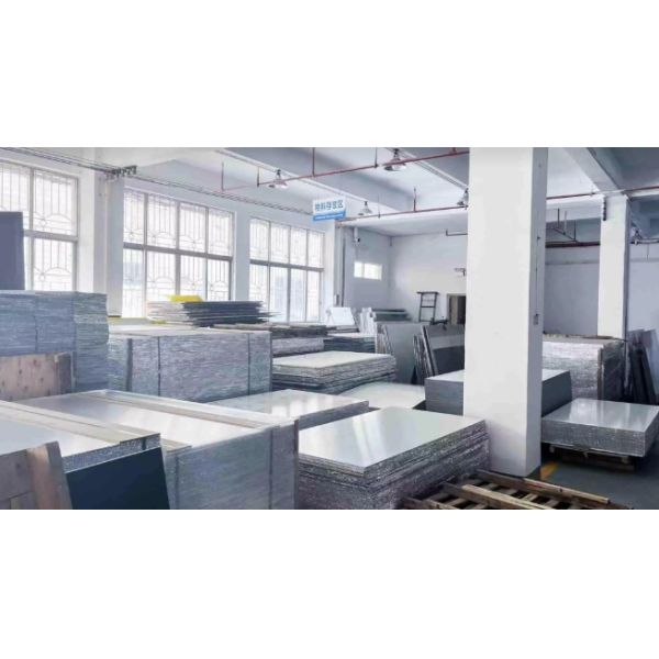 Multi-Purpose 4-Person Soundproof Booth With Customizable Color Options