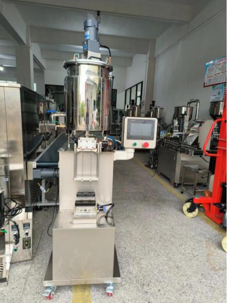 Semi-automatic Mascara And Lipgloss Filling Machine Vertical Quantitative with Heating and Mixing Function