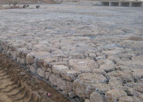 6 X 8cm Hexagon Hole Stone Gabion Mats Silver Color Galfan Wire With Diaphragms