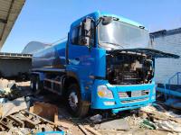 El camión Cummins Engine de la regadera utilizó los camiones de petrolero usados ³ del camión del tanque de agua los 20m