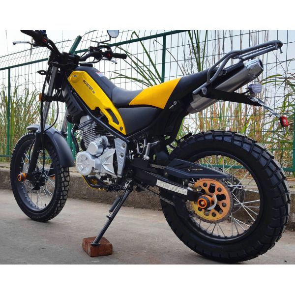 Steel Off Road Dirt Bike , 250cc 6 Gear Road Registered Dirt Bike Yellow Color