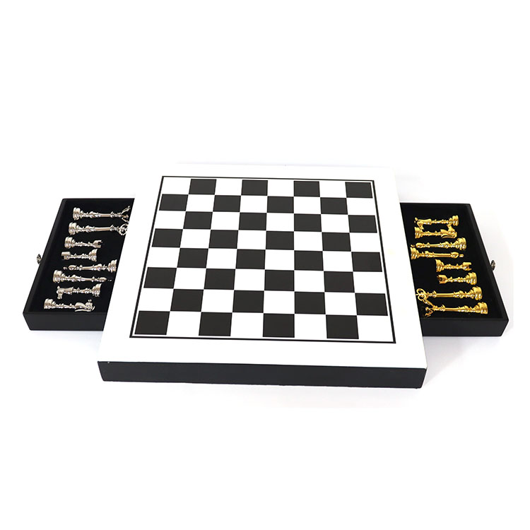 Professional Custom Zinc Alloy Metal Chess Set with Board and Customized Logo 40*40*3.5cm for Gift