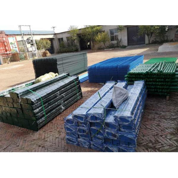 Round Post Wire Mesh Garden Fence Pvc Coated Galvanized Iron