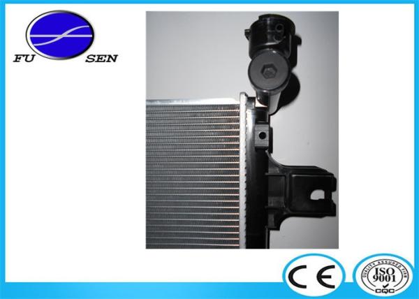 2006-2010 Jeep Commander Radiator Replacement 55116849AB PA 590*508*26mm