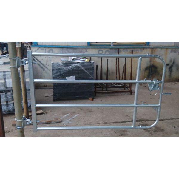 Hot Dipped Galvanized Cattle Panels Metal Livestock Gates Rail Alkali Resistance