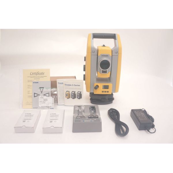 Accurate Autolock Total Station 3-15km Range Finding Geographic Surveying Instrument