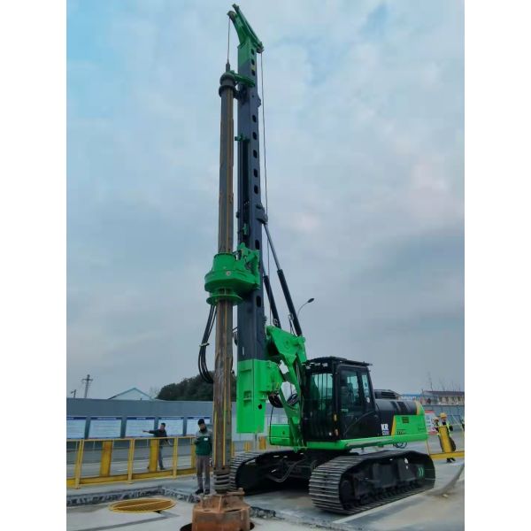 Aparejo que llena rotatorio hidráulico el 150kN.M Lower Fuel Cost de la profundidad de Caterpillar CAT323 los 52m