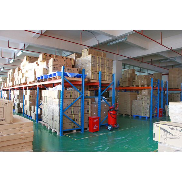 Уличный свет 200w дистанционного управления Ip65 солнечный интегрировал тип с датчиком движения