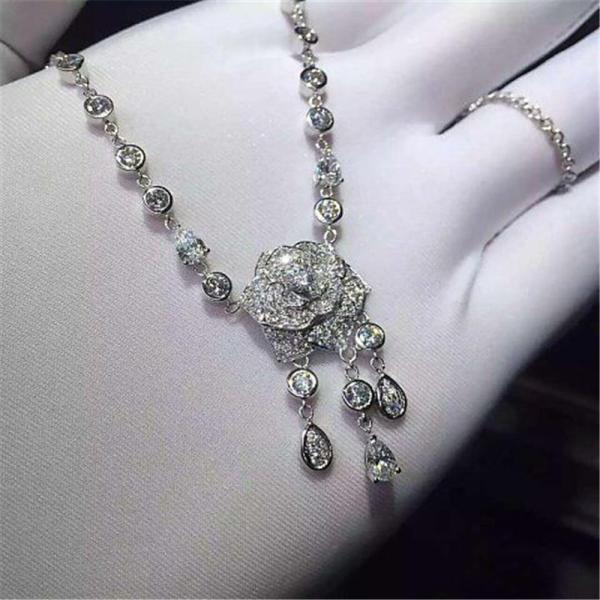 Piaget full diamonds  rose necklace of 18kt gold  with yellow gold or white gold